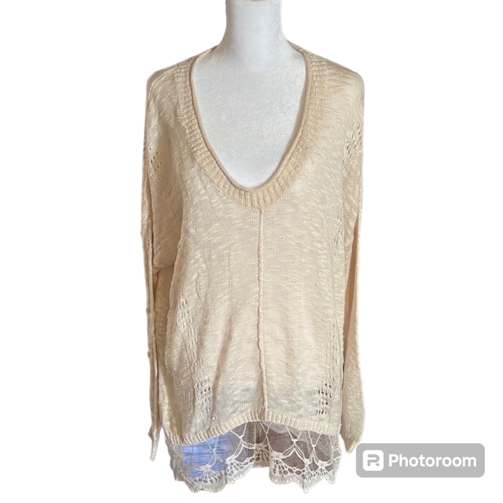 Moon & Madison Cream Knit Lace Trim Tunic Top